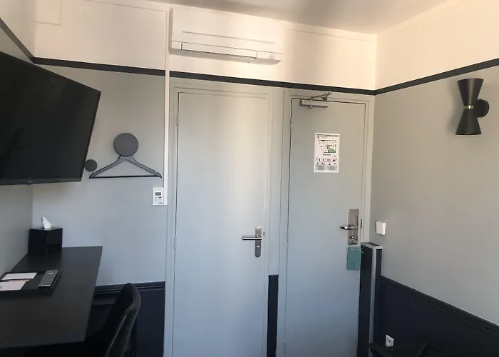 Avama Prony Hotel 3*