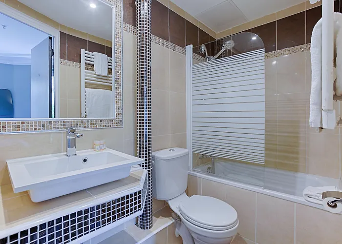 Hotel Avama Prony 3*