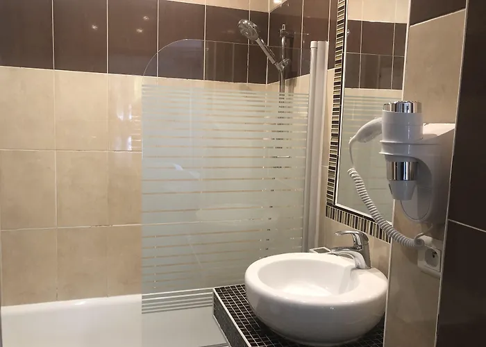 Avama Prony 3* Parigi