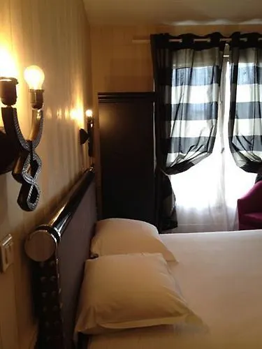 Hotel Avama Prony Parigi