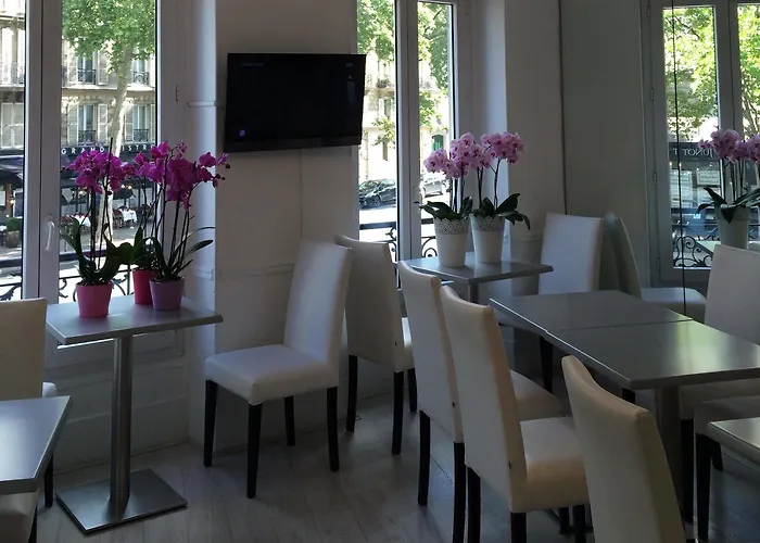 Avama Prony Hotel Parigi