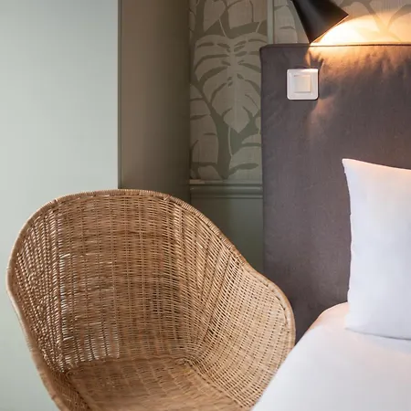 Prony Monceau Hotel