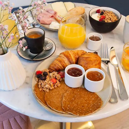 Prony Monceau Hotel