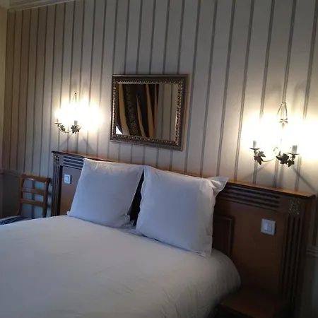 Hotel Prony Monceau Paryż