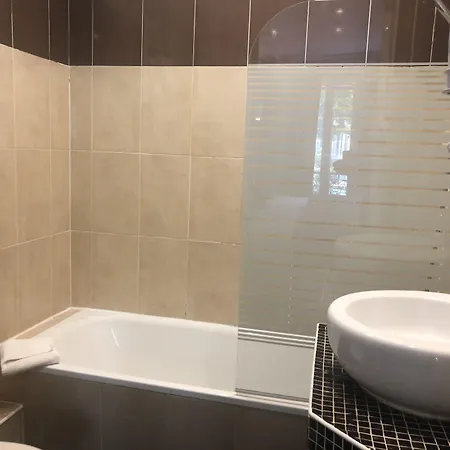 Ξενοδοχείο Avama Prony 3*