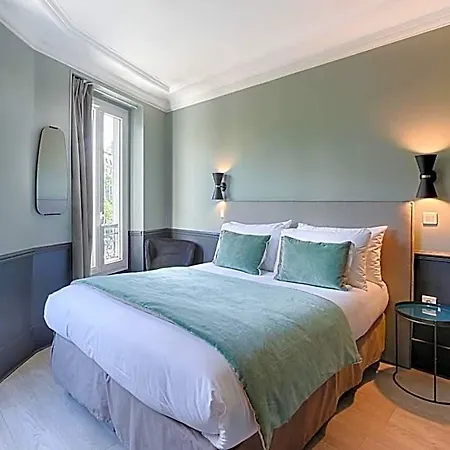 Hotel Prony Monceau Parigi