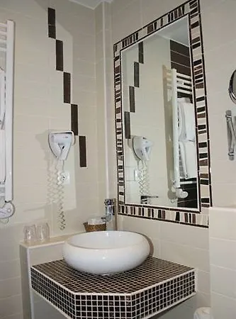 Hotel Avama Prony 3*