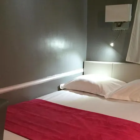 Avama Prony Hotel Paryż