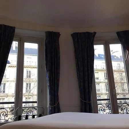 فندق Avama Prony باريس