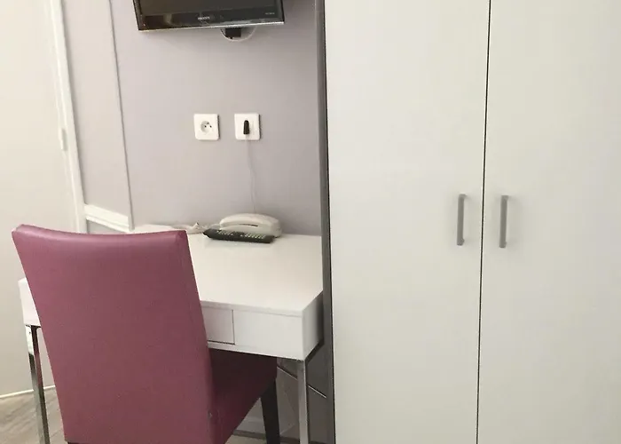 Avama Prony Отель 3*