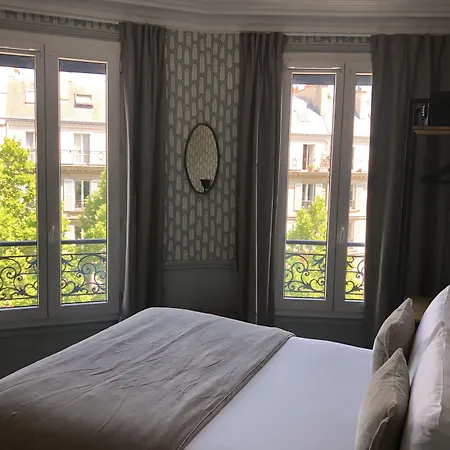 فندق Prony Monceau 3*
